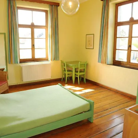 Spacious Holiday In With Garden Holiday home