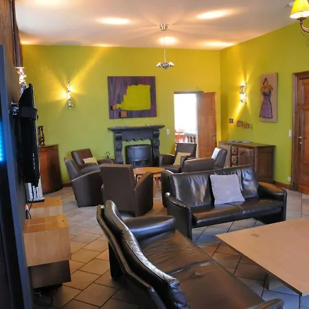 Spacious Holiday In With Garden Holiday home