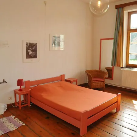 Spacious Holiday In With Garden Holiday home
